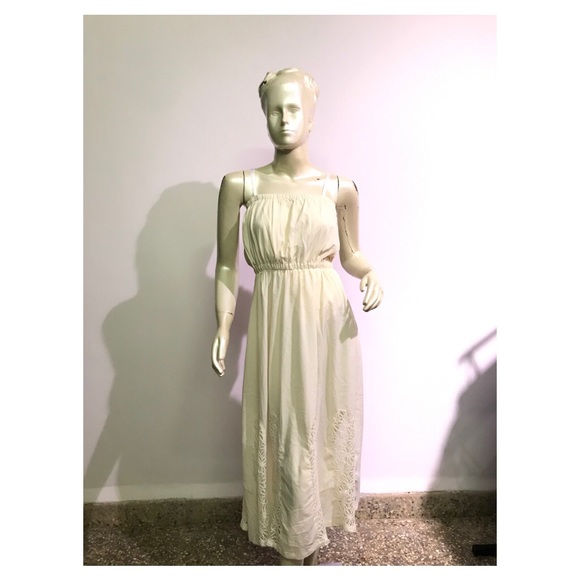 Beautiful Dress with lace detail-New✨ - Picture 3 of 16